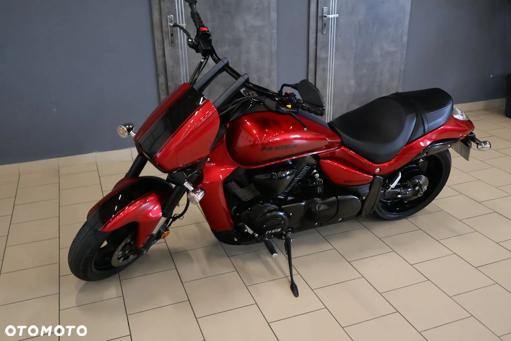 Suzuki Intruder - 16