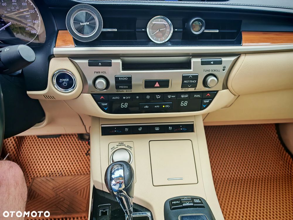 Lexus ES - 23
