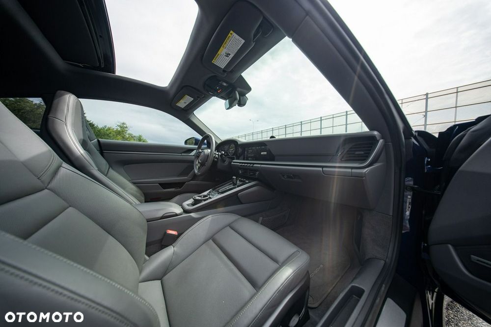 Porsche 911 Carrera PDK - 22