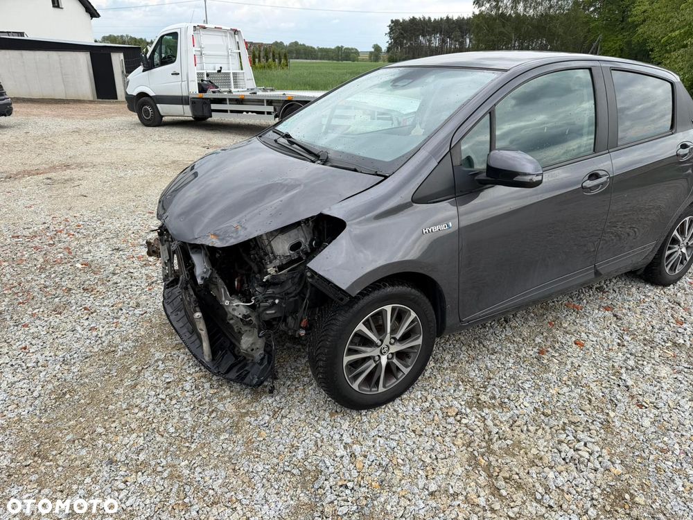Toyota Yaris Hybrid 100 Life - 4