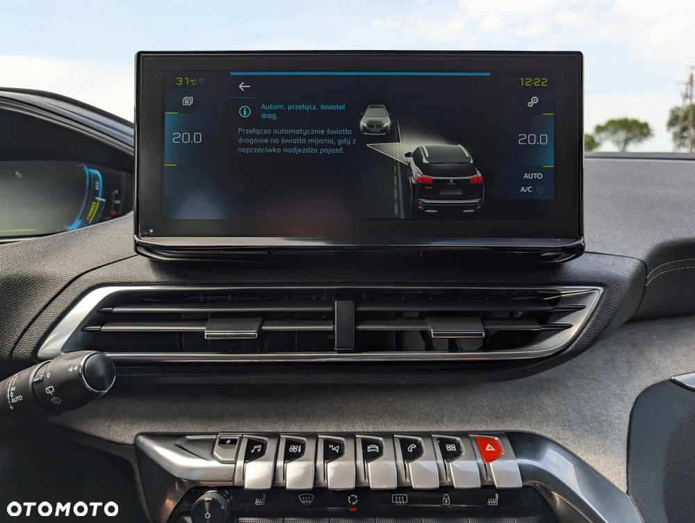 Peugeot 3008 225 e-EAT8 GT - 29