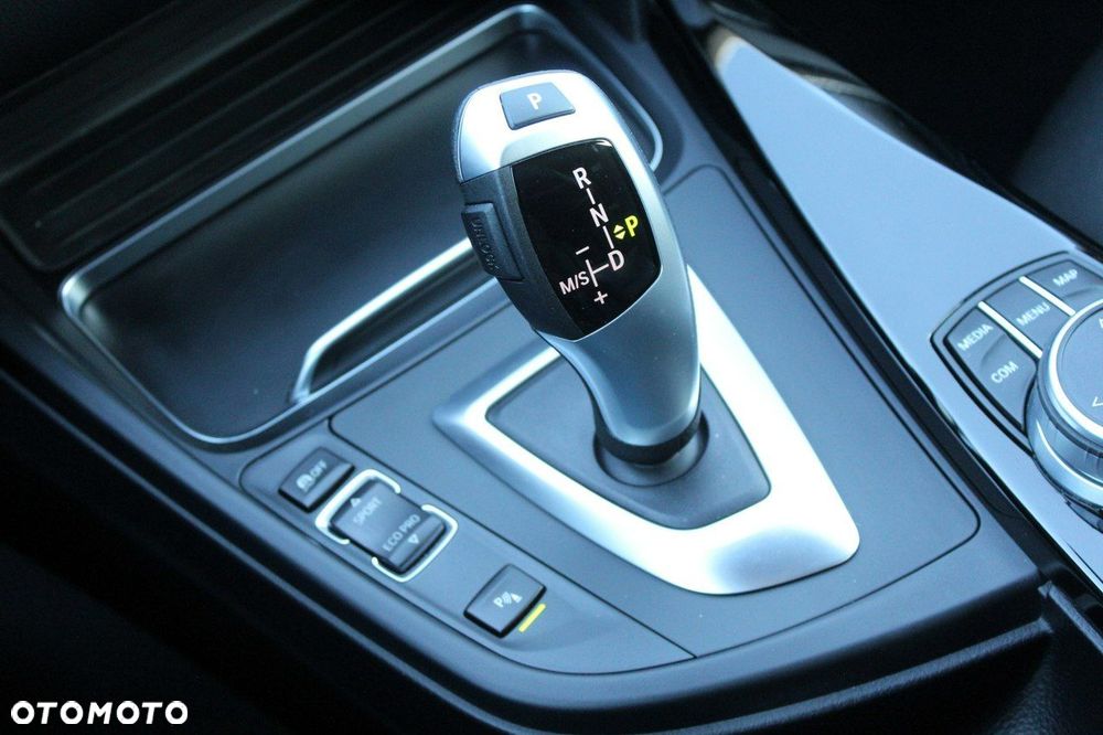 BMW 3GT 320i GPF Sport Line - 18