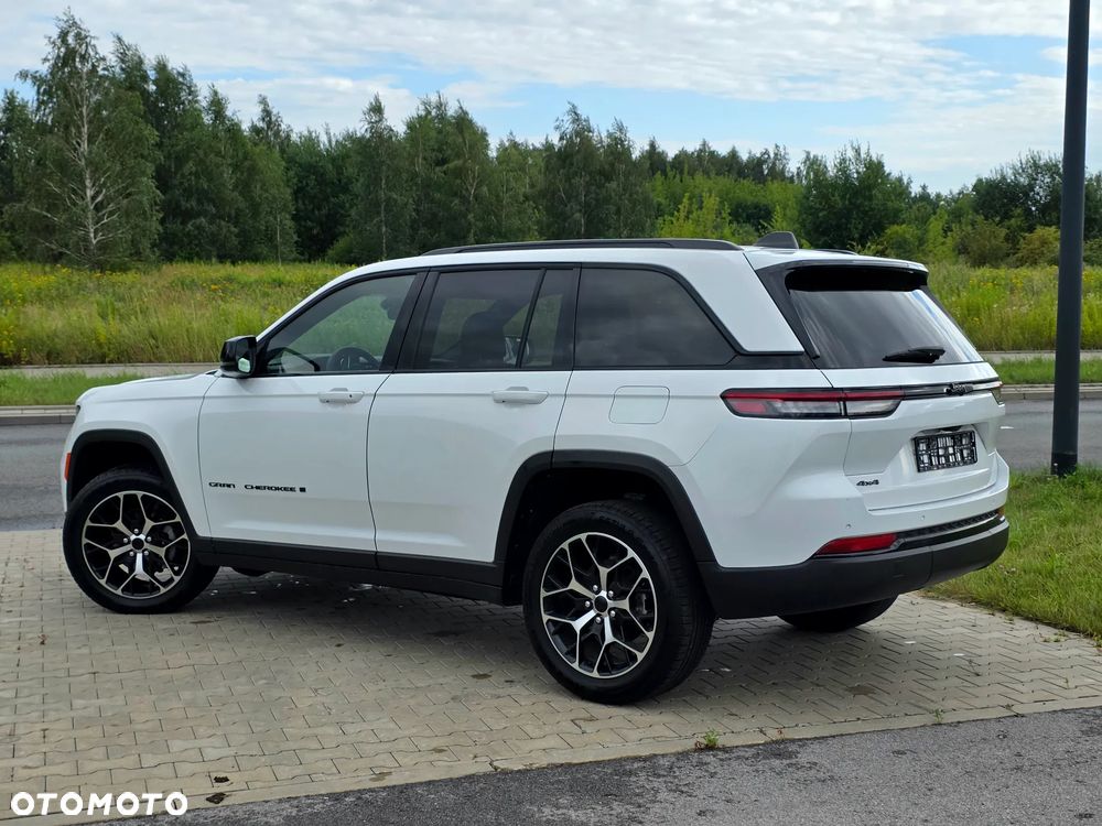 Jeep Grand Cherokee - 14