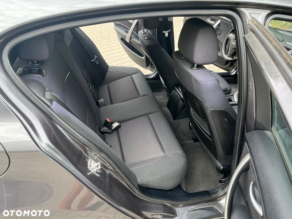 BMW Seria 1 118d DPF - 14