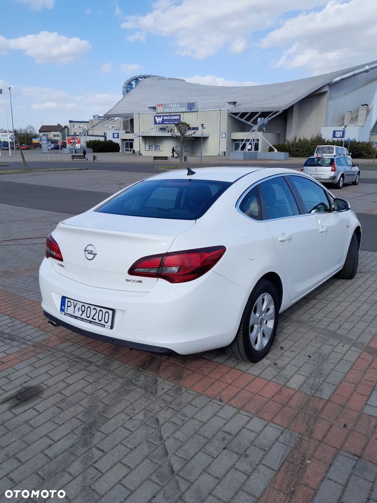 Opel Astra 1.4 T Business EU6 - 12