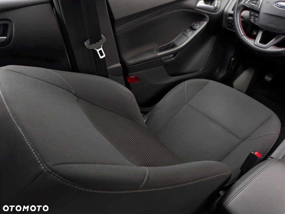 Ford Focus 1.6 Platinium X - 11