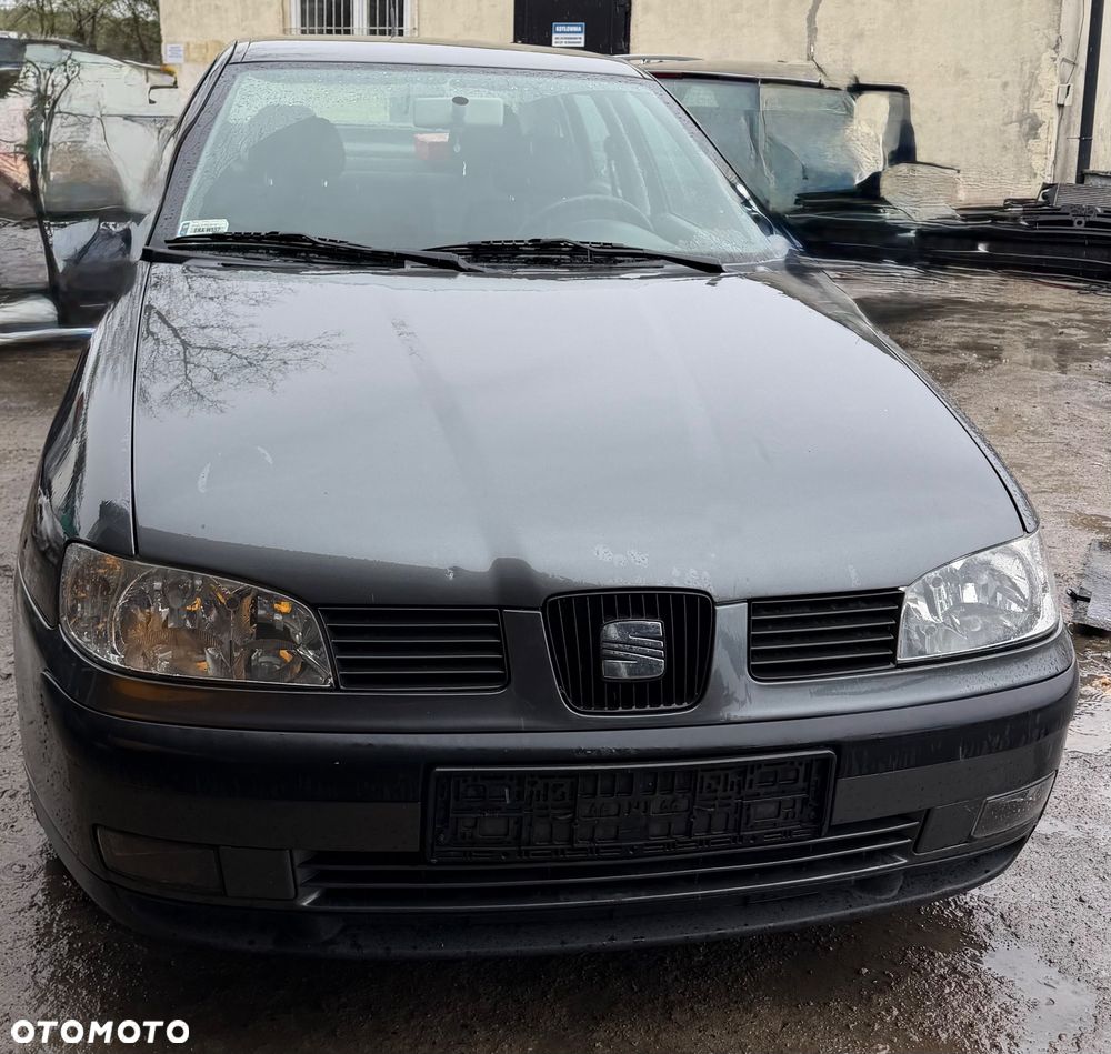 Seat Cordoba II 1.6 benzyna 2002 na rozbiórkę – silnik i skrzynia w dobrym stanie części - 1