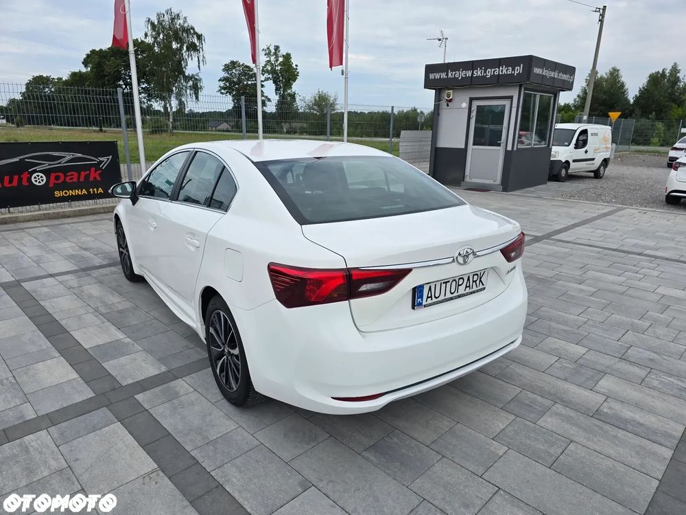 Toyota Avensis 2.0 D-4D Premium - 11