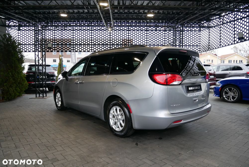 Chrysler Pacifica - 4