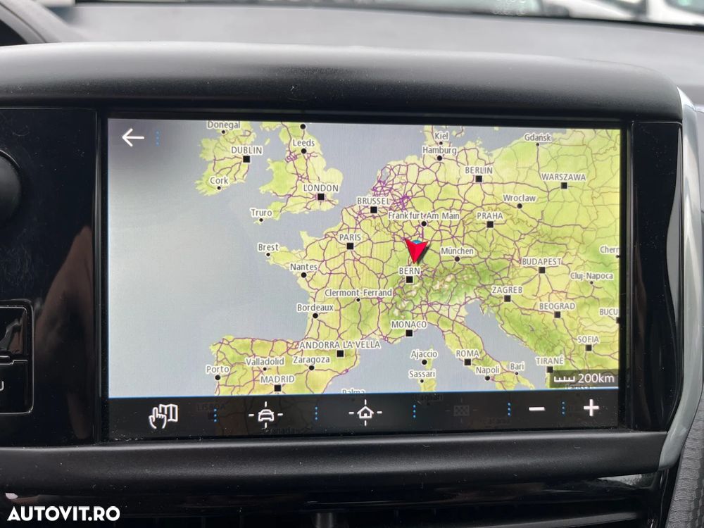 Peugeot 2008 1.2 PureTech Turbo S&S Allure - 10