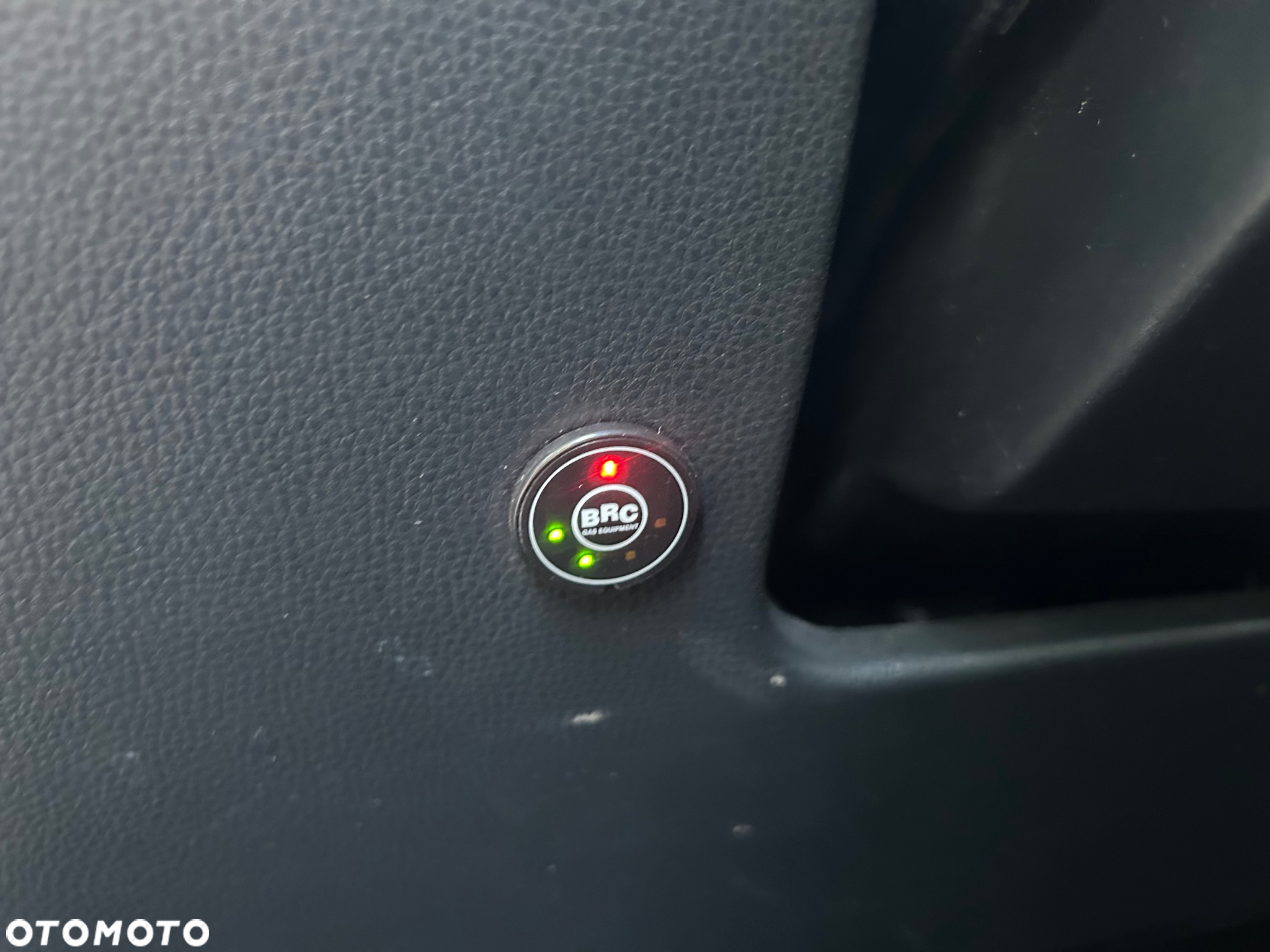Toyota Yaris Hybrid 1.5 Comfort - 33