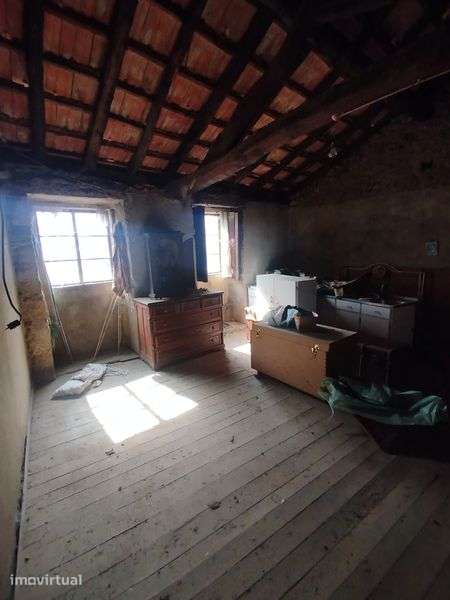 Casa antiga para restauro - Grande imagem: 5/11