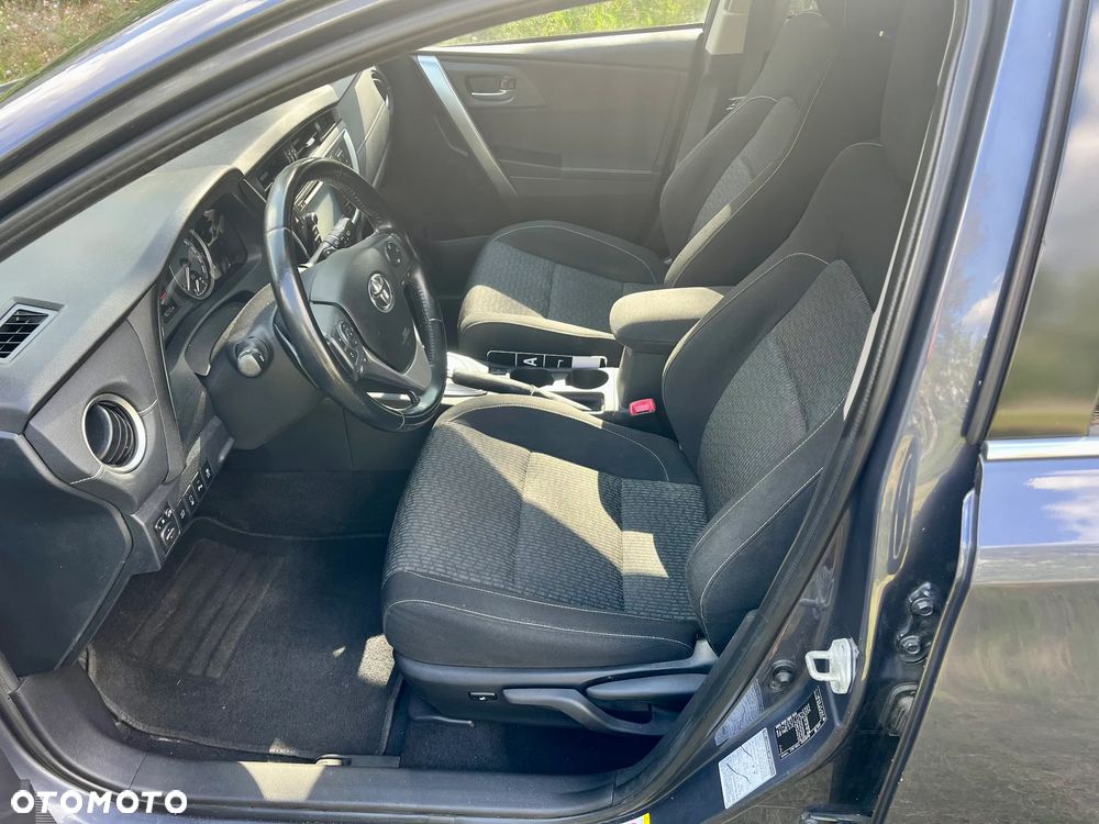 Toyota Auris 1.6 Valvematic Multidrive S Executive - 10