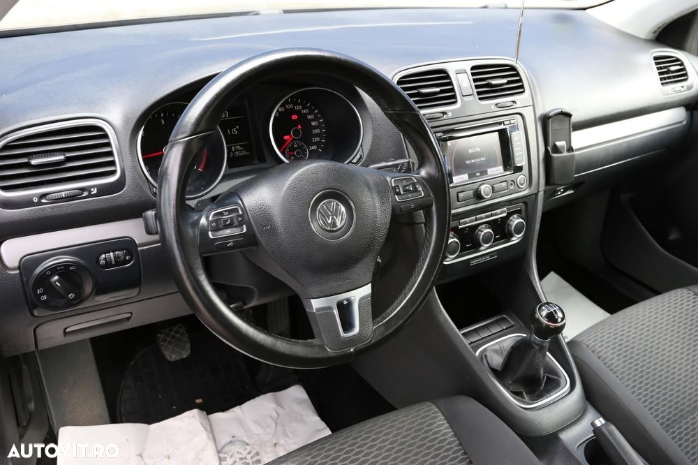 Volkswagen Golf 1.6 TDI DPF Highline - 18