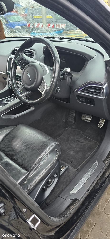 Jaguar F-Pace 20d AWD R-Sport - 21