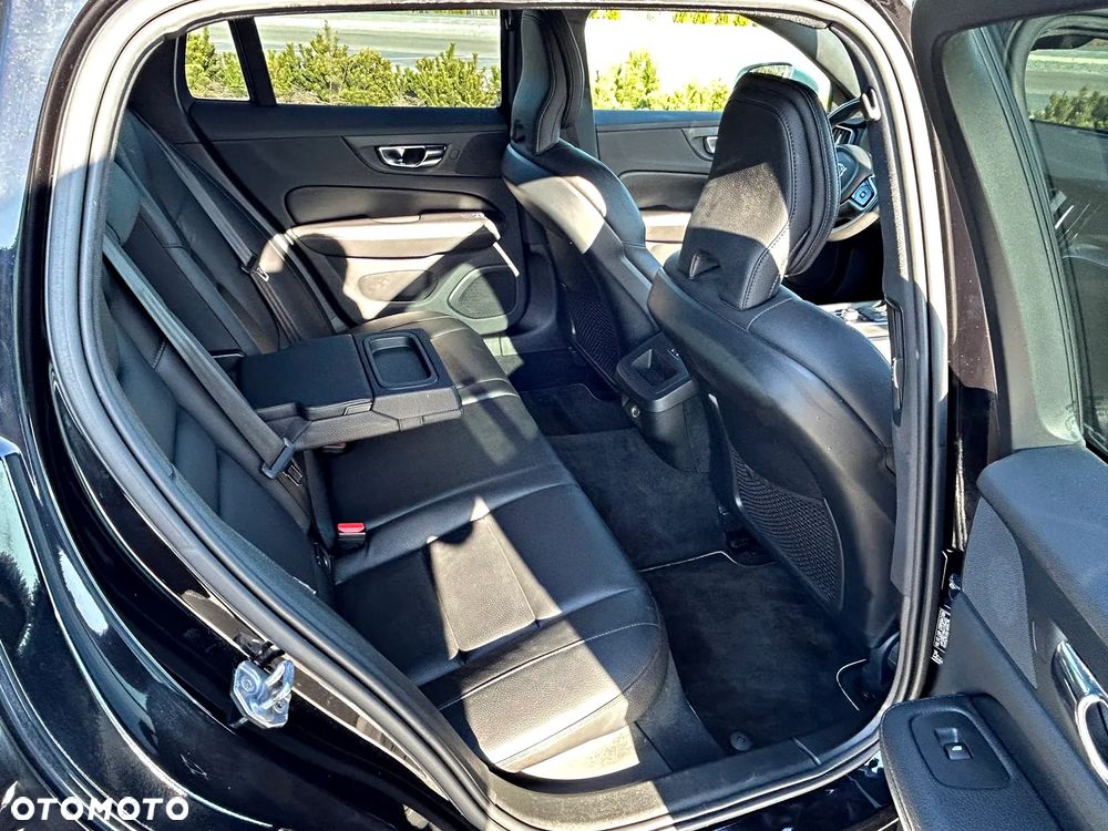 Volvo V60 T5 Momentum Pro - 15