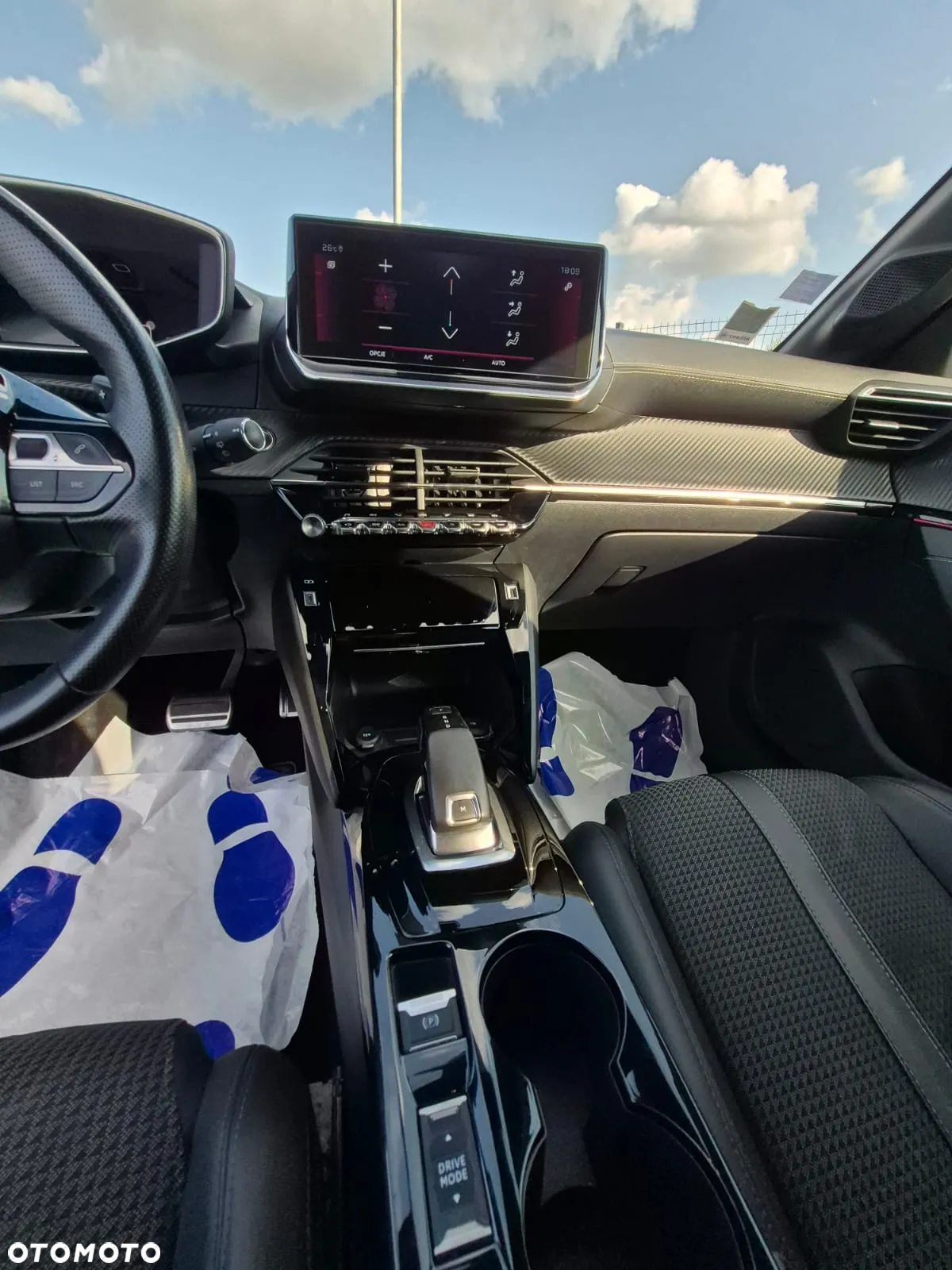 Peugeot 208 PureTech 100 EAT8 GT Pack - 21