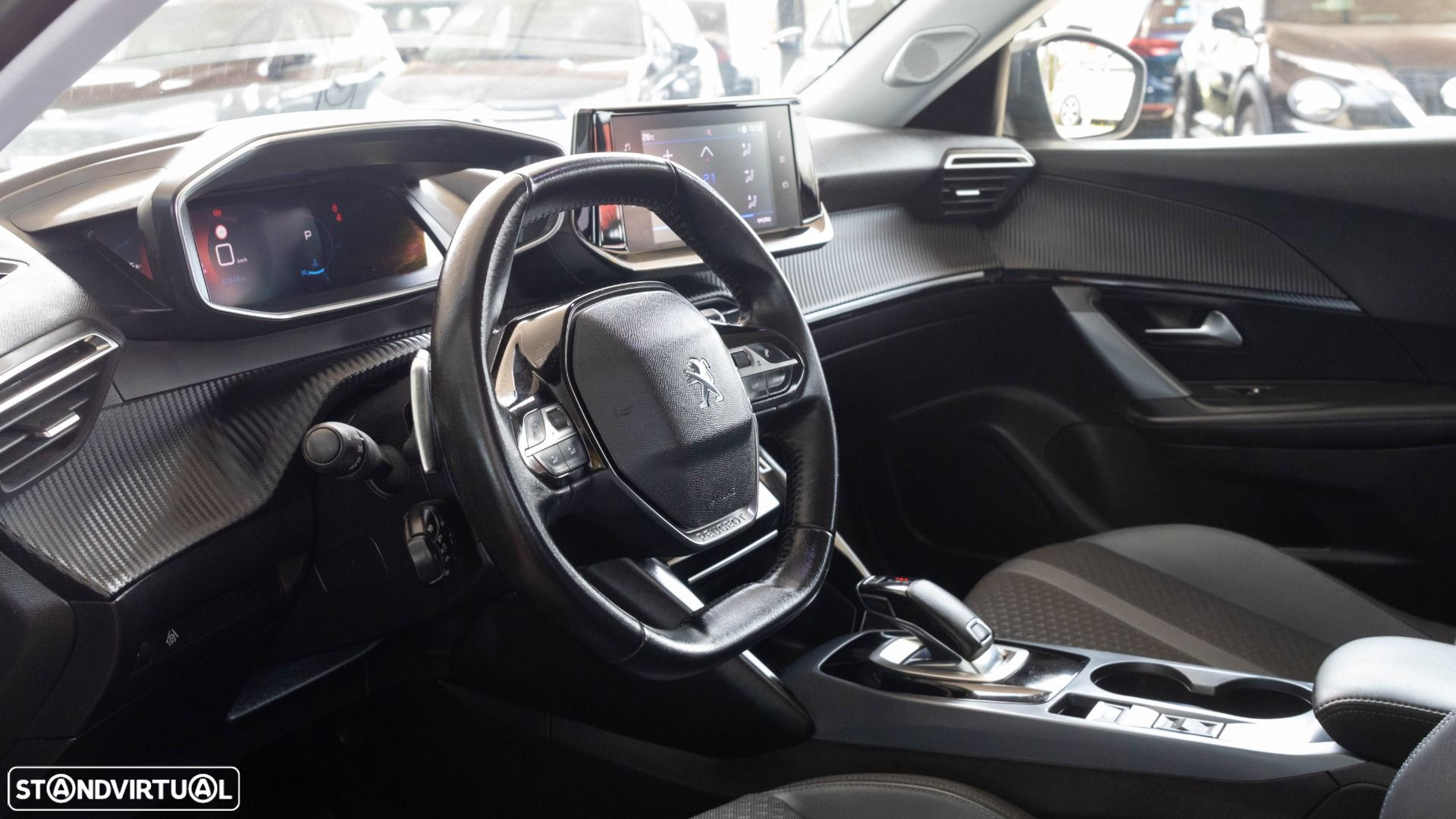 Peugeot 2008 1.2 PureTech Allure EAT8 - 4