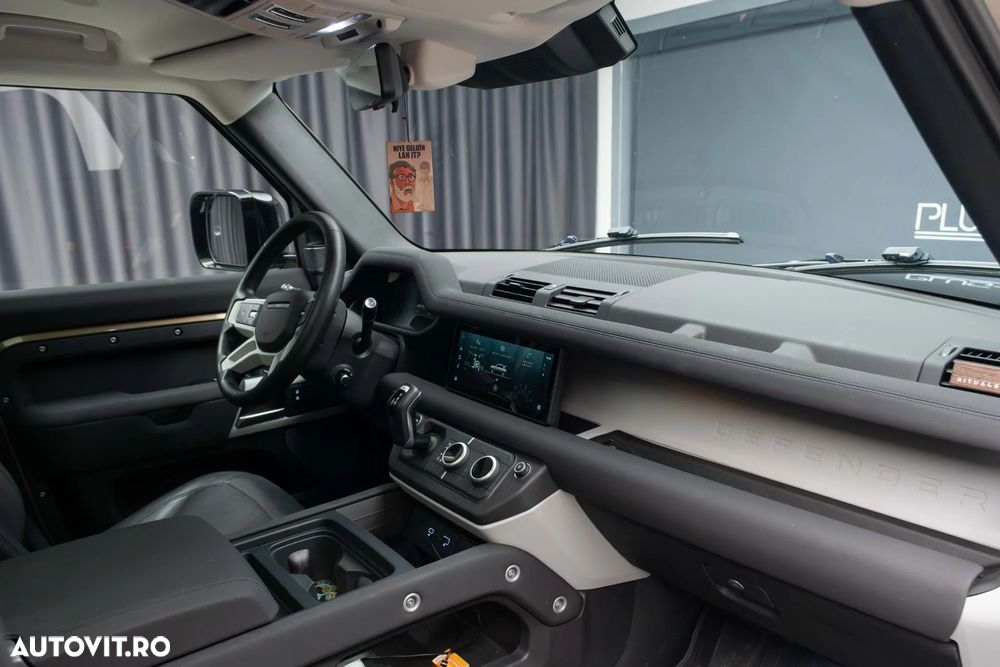 Land Rover Defender - 17