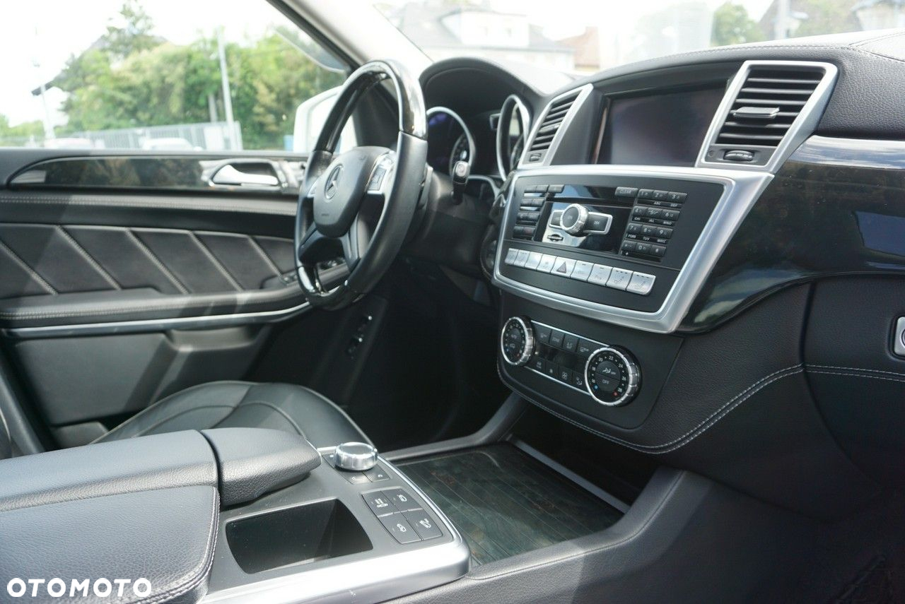 Mercedes-Benz GL - 32