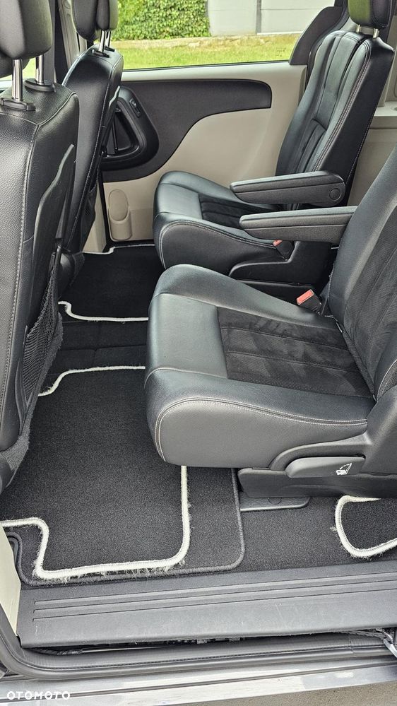 Dodge Grand Caravan 3.6 R/T - 18