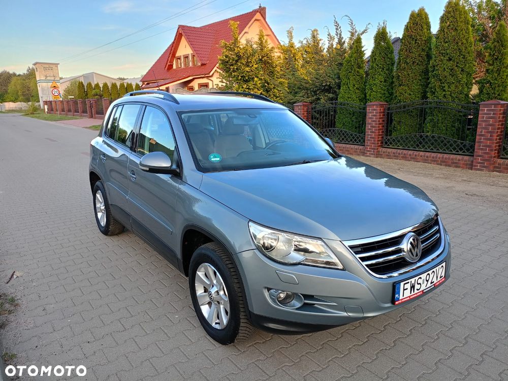 Volkswagen Tiguan - 1