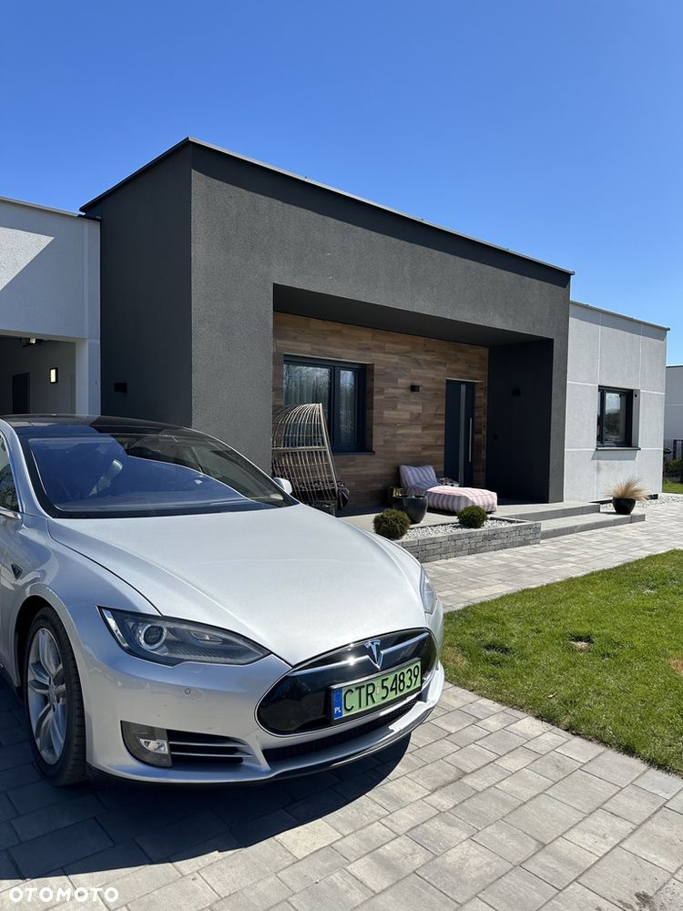 Tesla Model S 85 - 1