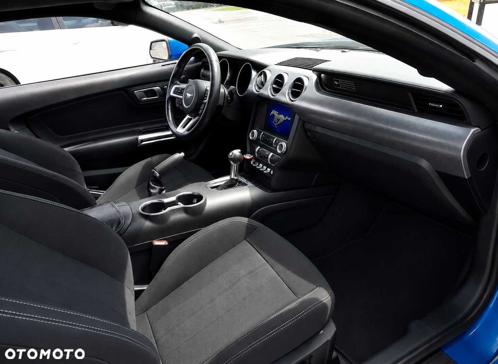 Ford Mustang - 7