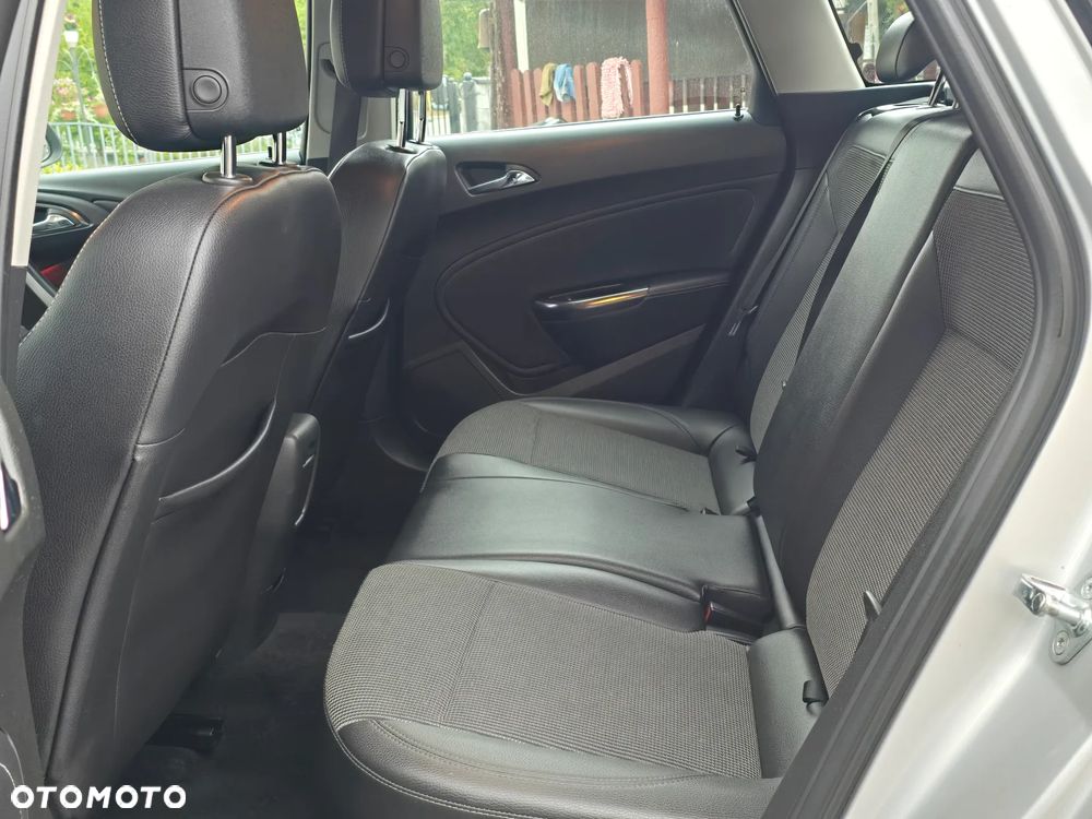 Opel Astra 1.4 Turbo Cosmo - 24