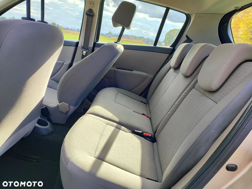 Renault Clio 1.2 16V Campus - 7