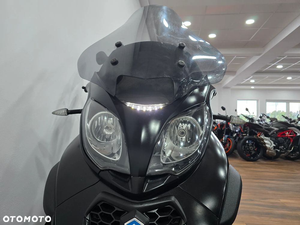 Piaggio MP-3 - 17