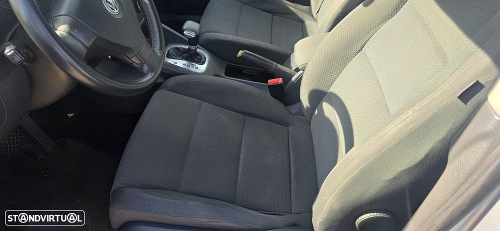 VW Golf 1.9 TDi 25 Anos Aut. - 2