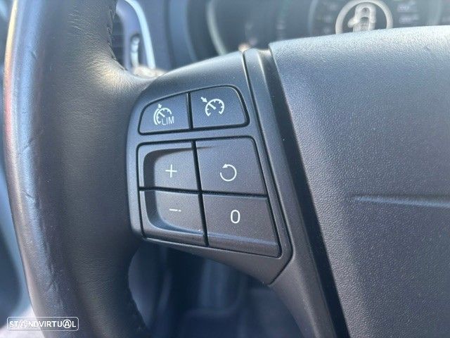 Volvo V40 D2 - 17