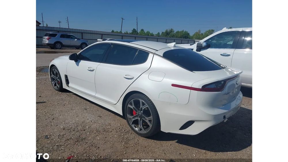 Kia Stinger - 7