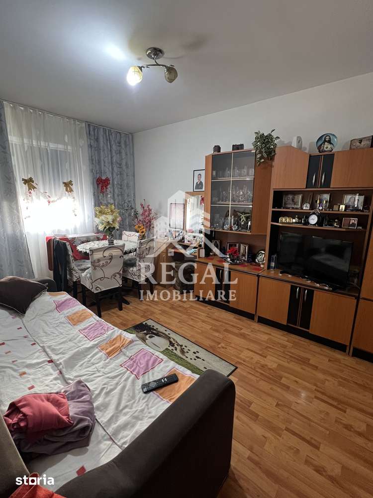 Apartament 2 camere de vânzare – Micro 7, Strada Pinilor | Etaj 10/10 — fotografia 2