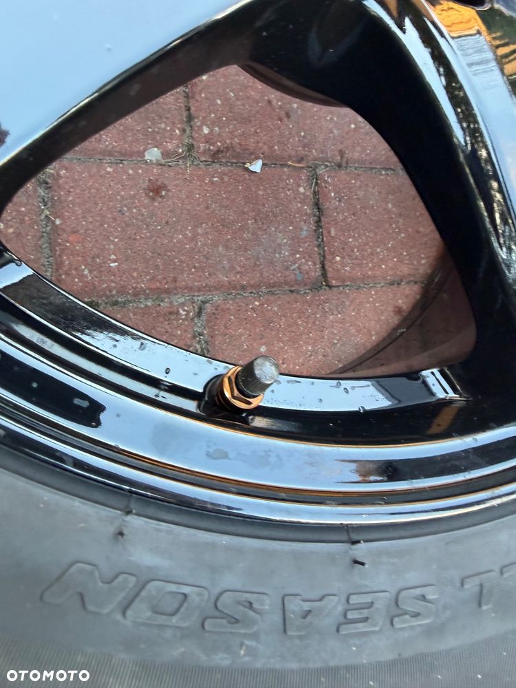 Koła felgi ALUTEC z oponami 225/55R17 Opel Insignia B, Zafira C 5x115 ET45 - 6