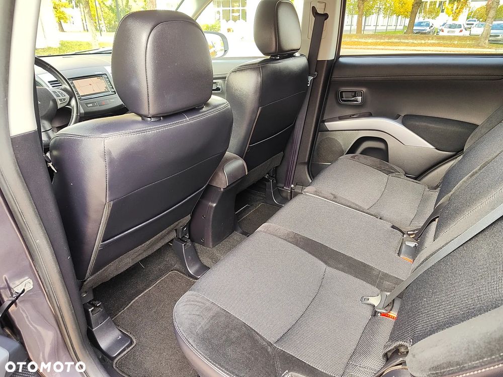 Mitsubishi Outlander 2.0 Intense + NAVI 2WD EU5 - 13