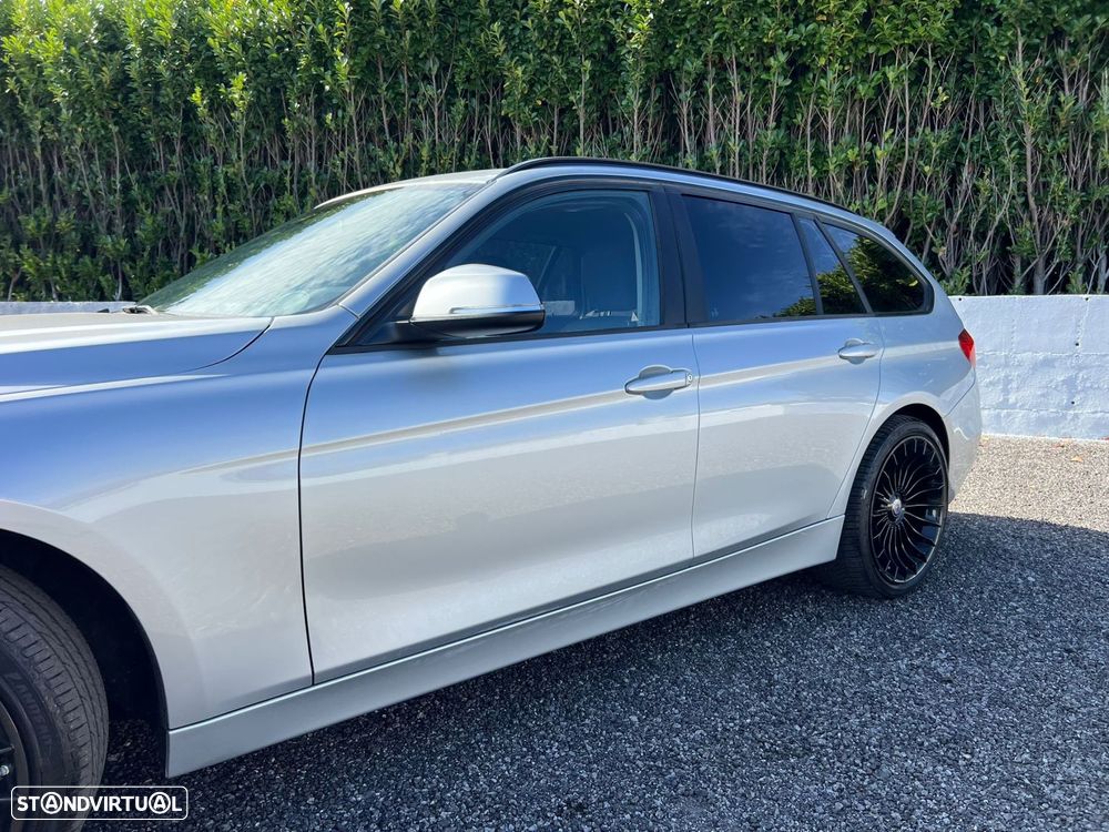 BMW 320 d Touring Auto - 21