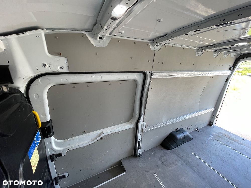 Ford Transit - 26