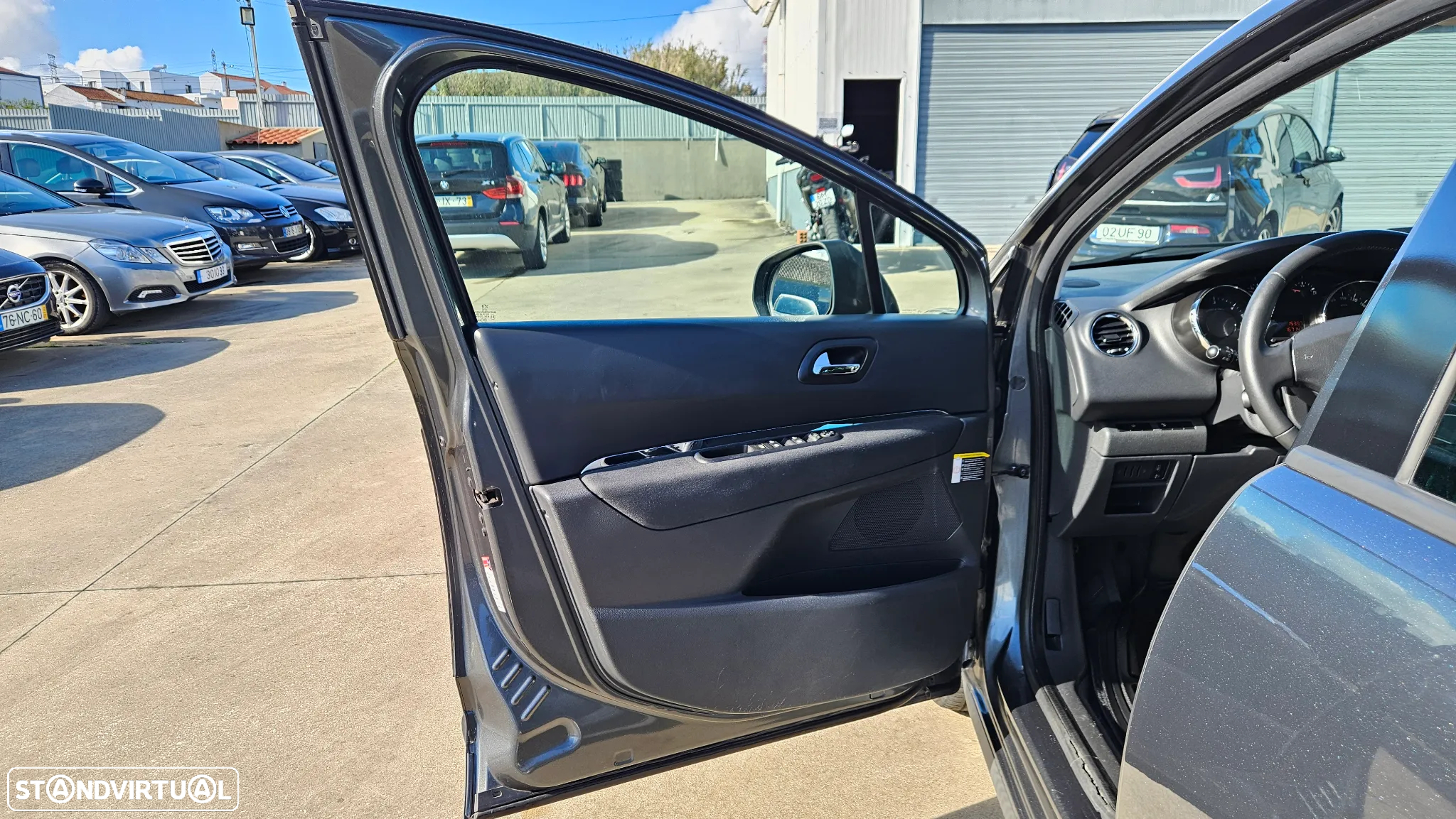 Peugeot 3008 1.6 HDi Executive CMP6 - 10