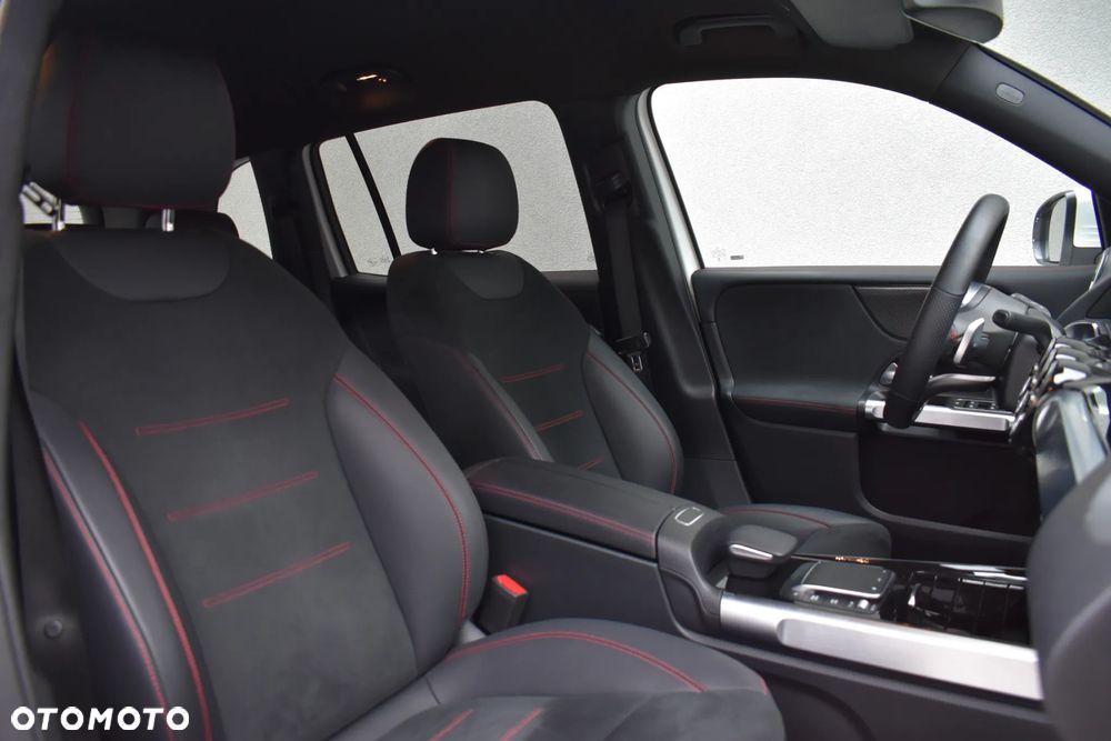 Mercedes-Benz GLB 200 4-Matic AMG Line 8G-DCT - 14