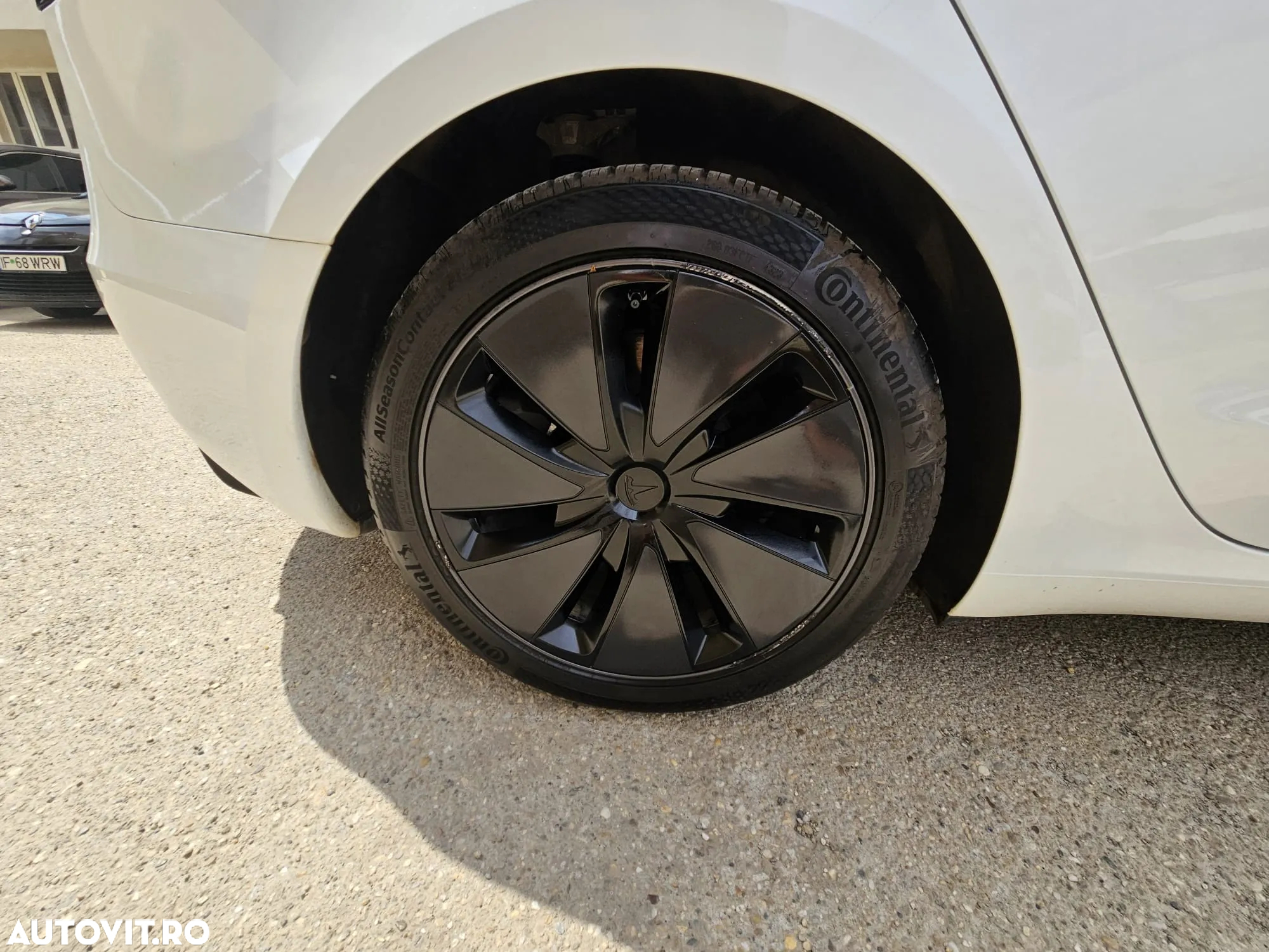 Tesla Model 3 RWD - 10