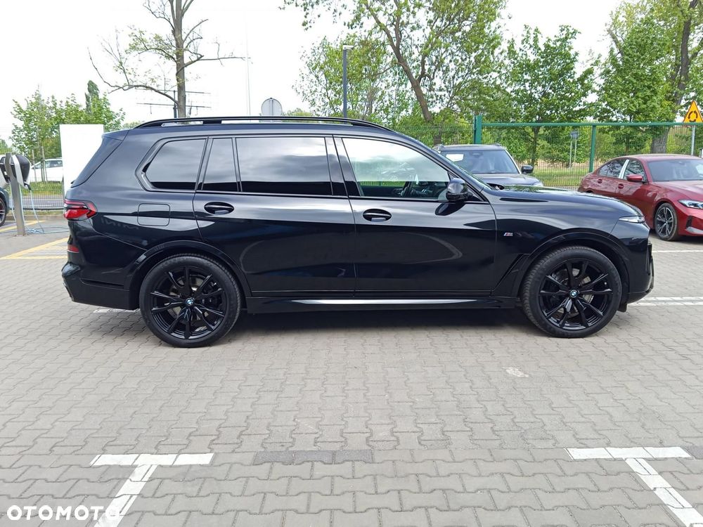 BMW X7 - 7