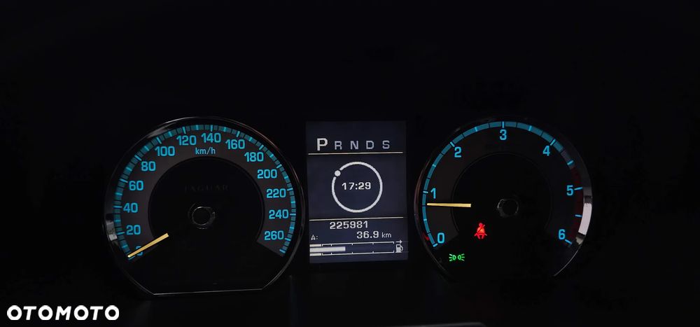 Jaguar XF 2.7 V6 D Premium Luxury - 15