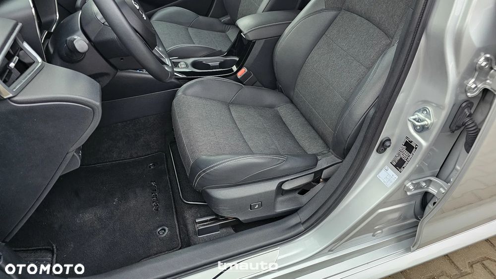 Toyota Corolla 1.8 Hybrid Comfort - 23