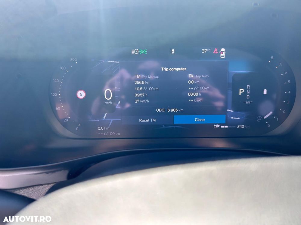 VOLVO XC40 2025 — imagine 10