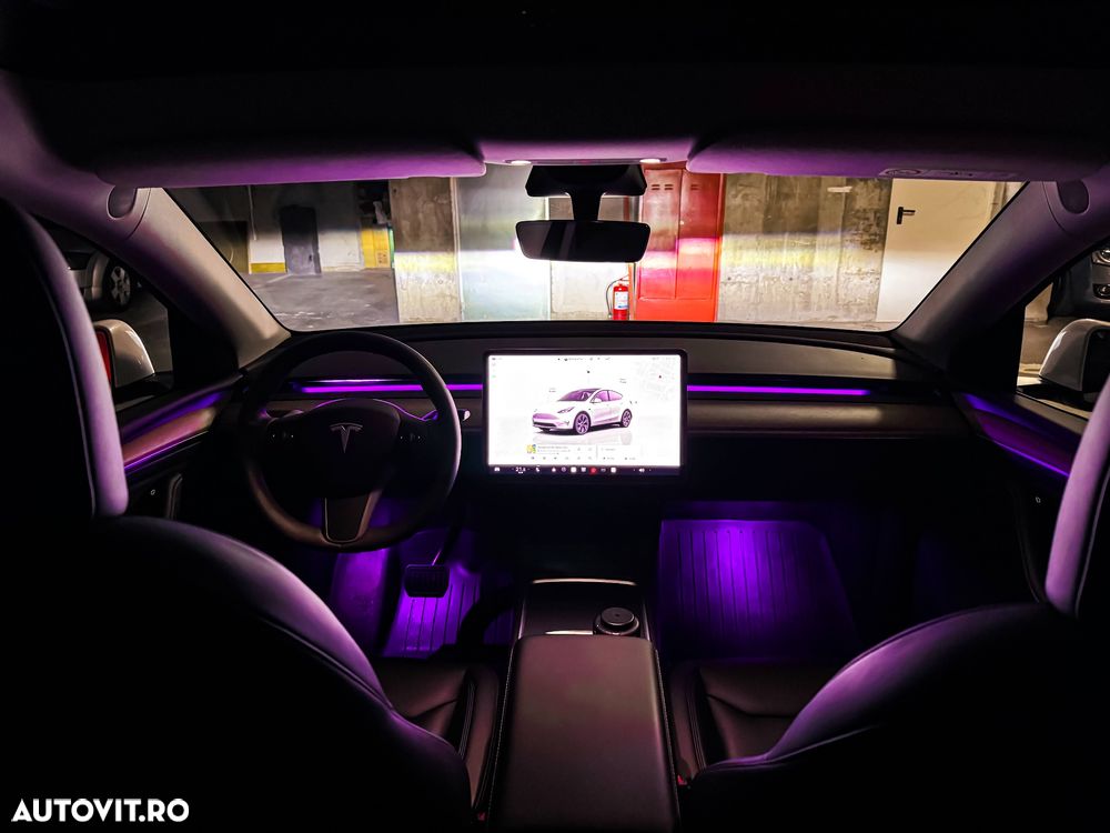 Tesla Model Y - 4