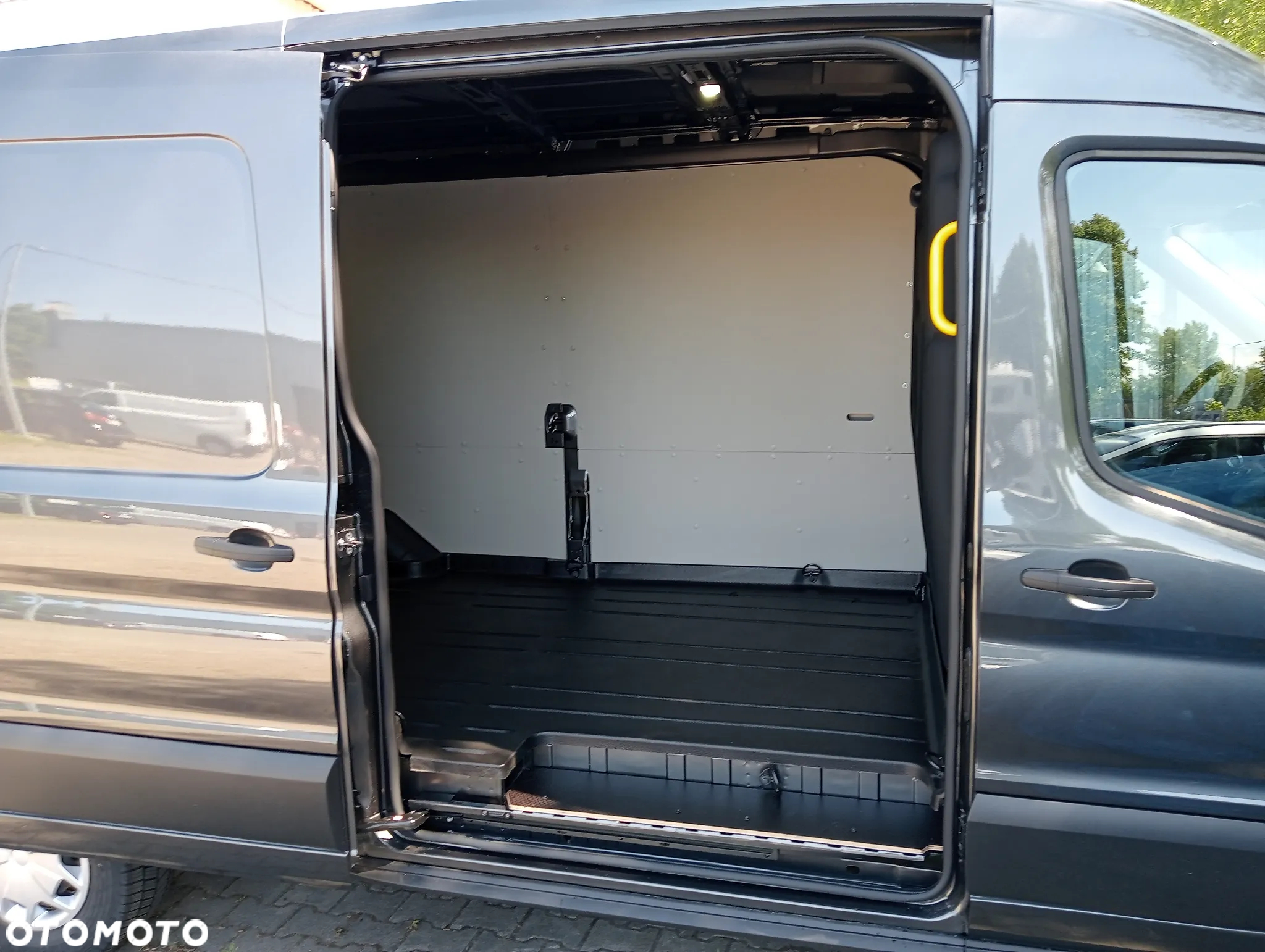 Ford E-transit - 17