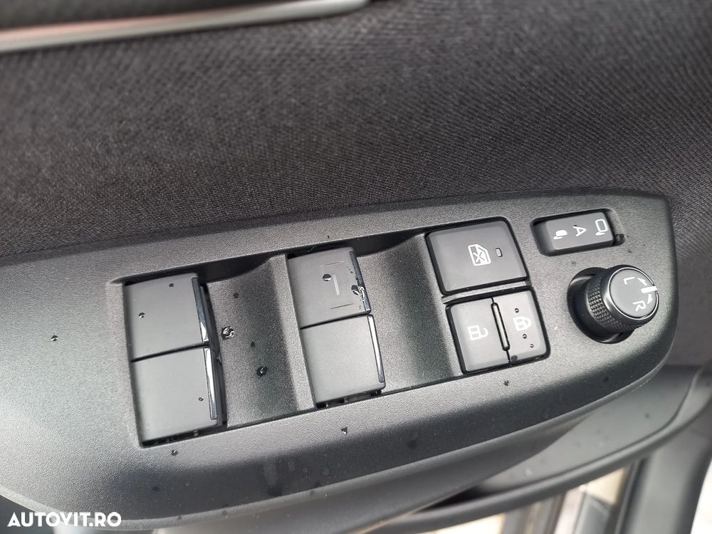 Toyota Yaris 1.5 VVT-i HSD Dynamic Bi-tone - 15