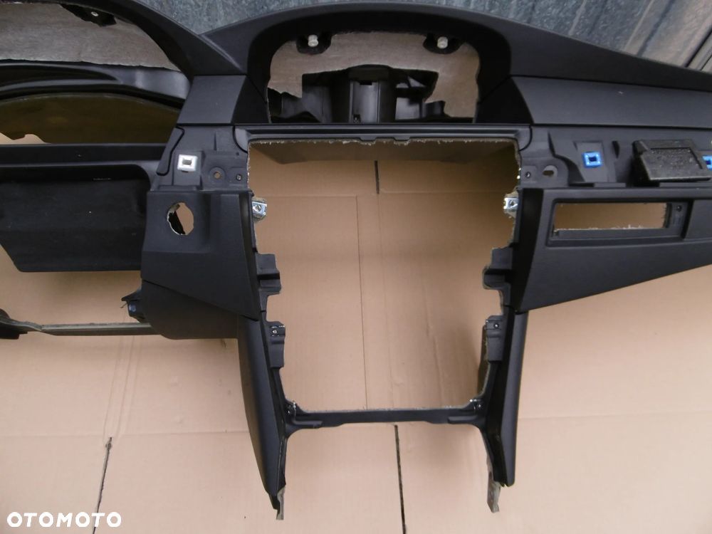 Deska rozdzielcza konsola czarna BMW e60 e61 03.2007-2010 LCI lift polift - 5